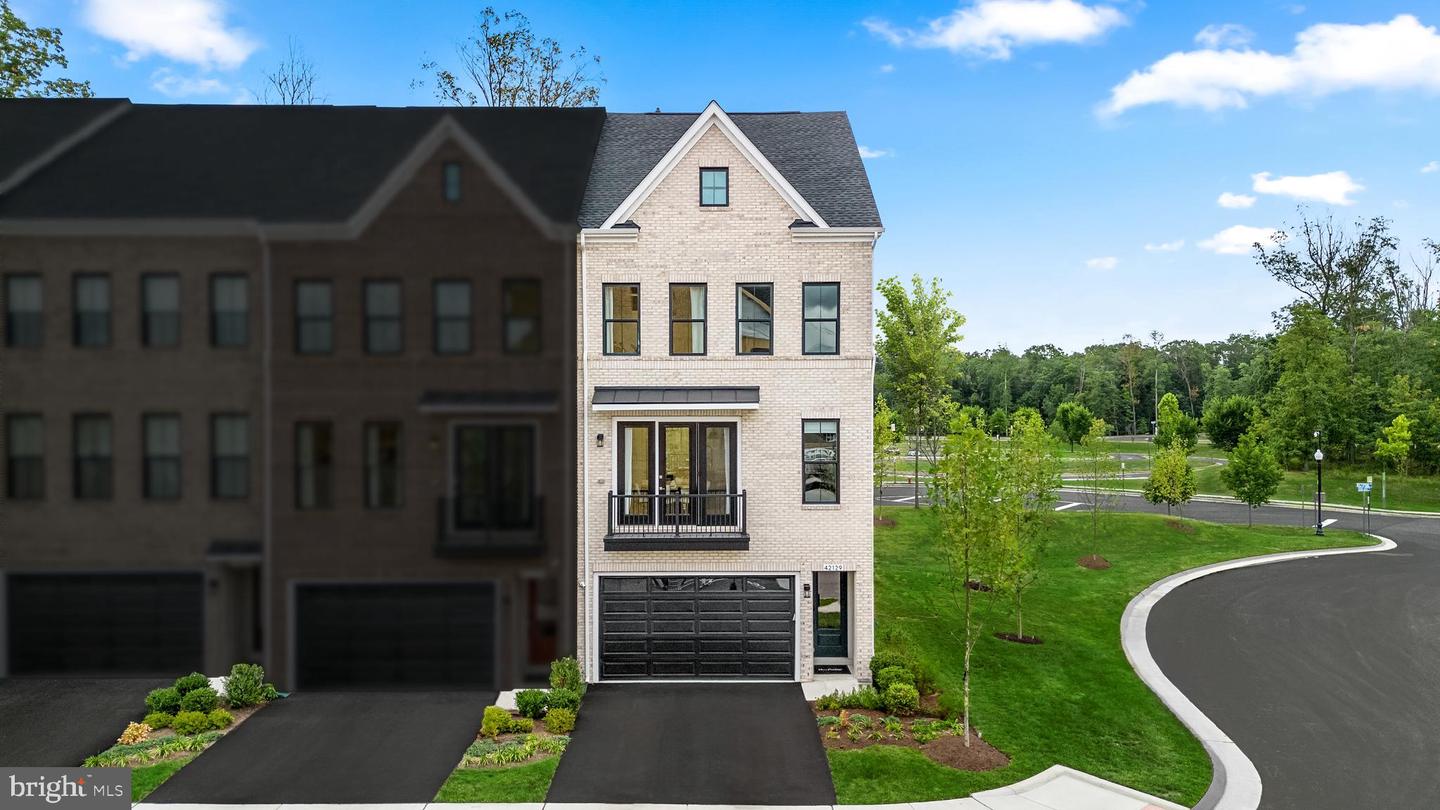 42129 SHINING STAR SQ, ASHBURN, Virginia 20148, 3 Bedrooms Bedrooms, ,2 BathroomsBathrooms,Residential,For sale,42129 SHINING STAR SQ,VALO2104700 MLS # VALO2104700