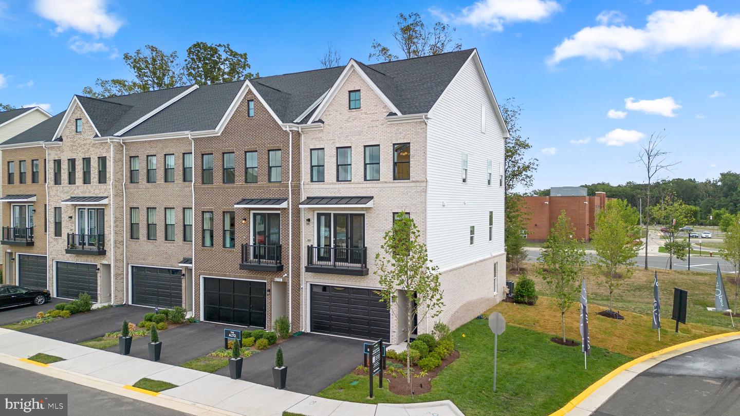 42129 SHINING STAR SQ, ASHBURN, Virginia 20148, 3 Bedrooms Bedrooms, ,2 BathroomsBathrooms,Residential,For sale,42129 SHINING STAR SQ,VALO2104700 MLS # VALO2104700