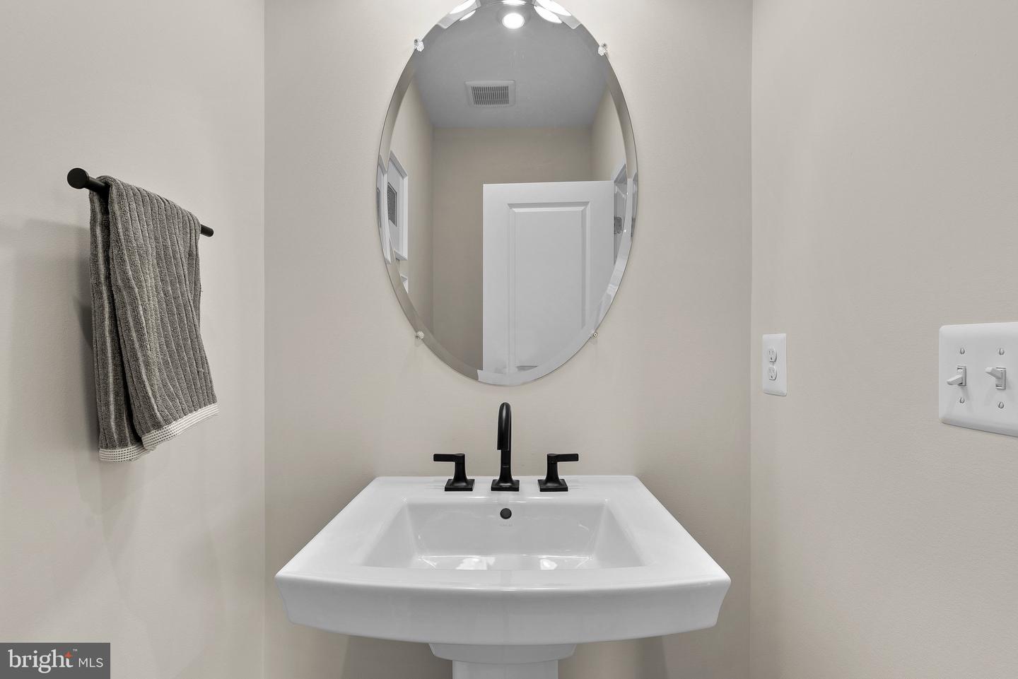 42129 SHINING STAR SQ, ASHBURN, Virginia 20148, 3 Bedrooms Bedrooms, ,2 BathroomsBathrooms,Residential,For sale,42129 SHINING STAR SQ,VALO2104700 MLS # VALO2104700