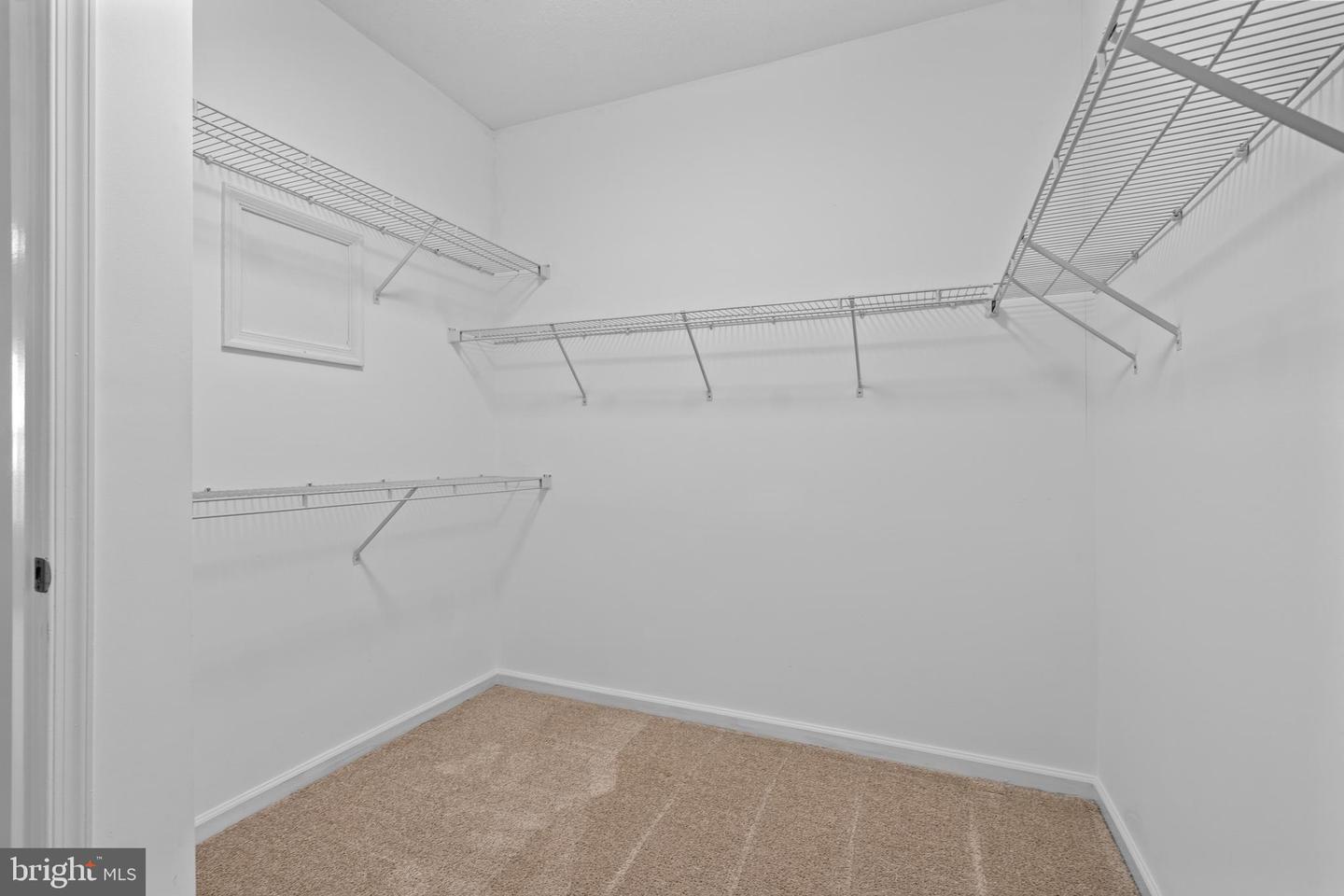 1701 LAKE SHORE CREST DR #11, RESTON, Virginia 20190, 2 Bedrooms Bedrooms, ,2 BathroomsBathrooms,Residential,For sale,1701 LAKE SHORE CREST DR #11,VAFX2261712 MLS # VAFX2261712