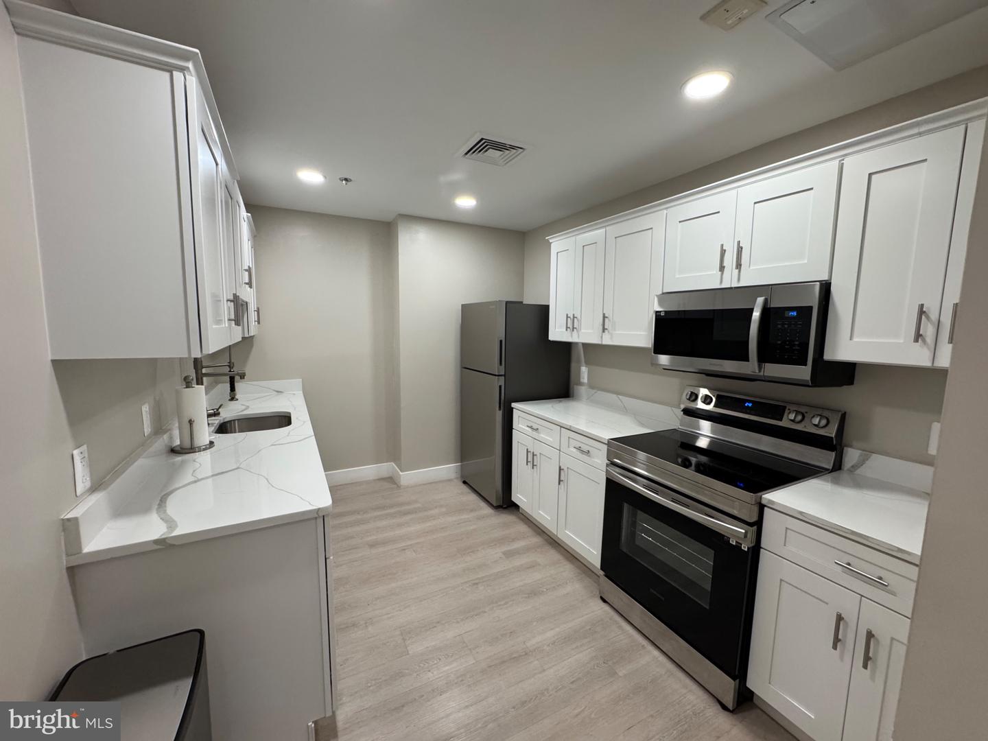2230 GEORGE C MARSHALL DR #515, FALLS CHURCH, Virginia 22043, 2 Bedrooms Bedrooms, 9 Rooms Rooms,2 BathroomsBathrooms,Residential,For sale,2230 GEORGE C MARSHALL DR #515,VAFX2261722 MLS # VAFX2261722