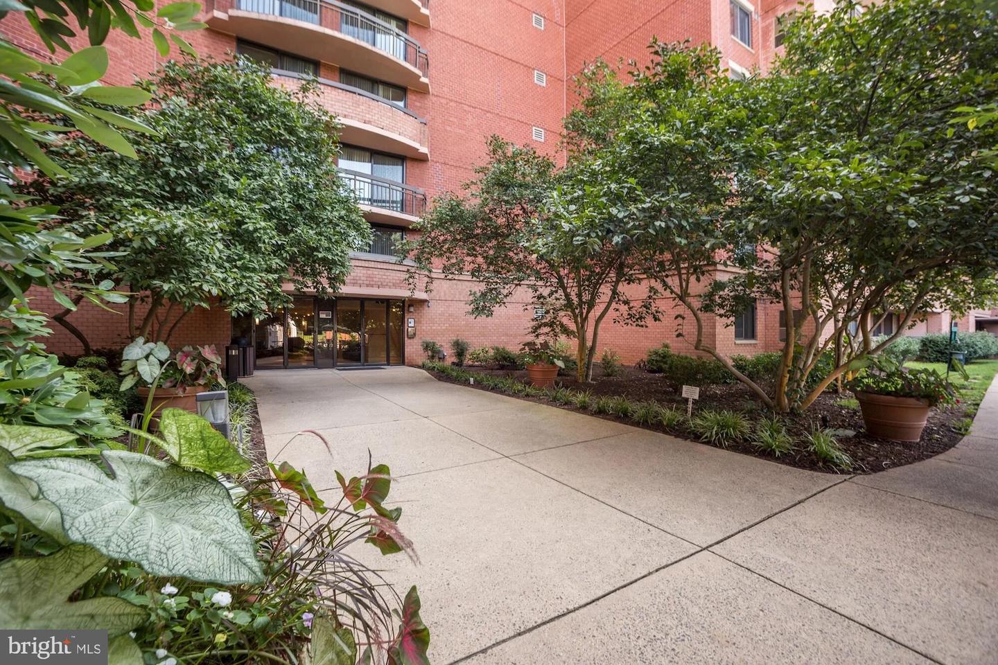 2230 GEORGE C MARSHALL DR #515, FALLS CHURCH, Virginia 22043, 2 Bedrooms Bedrooms, 9 Rooms Rooms,2 BathroomsBathrooms,Residential,For sale,2230 GEORGE C MARSHALL DR #515,VAFX2261722 MLS # VAFX2261722