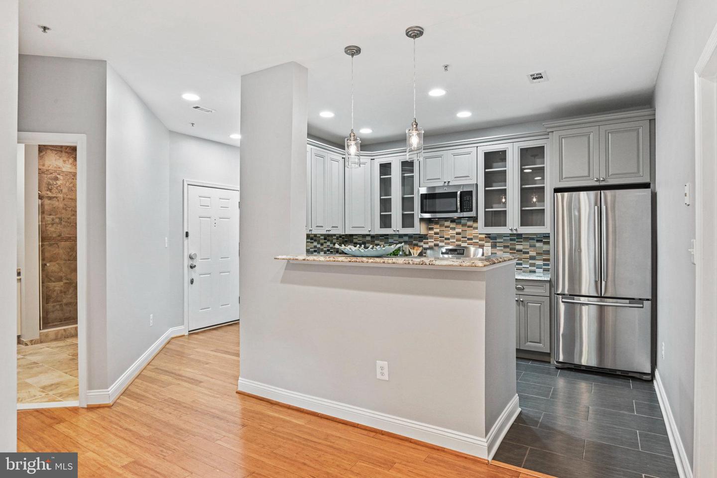 1700 LAKE SHORE CREST DR #16, RESTON, Virginia 20190, 2 Bedrooms Bedrooms, ,2 BathroomsBathrooms,Residential,For sale,1700 LAKE SHORE CREST DR #16,VAFX2261726 MLS # VAFX2261726