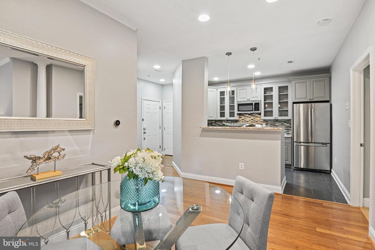 1700 LAKE SHORE CREST DR #16, RESTON, Virginia 20190, 2 Bedrooms Bedrooms, ,2 BathroomsBathrooms,Residential,For sale,1700 LAKE SHORE CREST DR #16,VAFX2261726 MLS # VAFX2261726