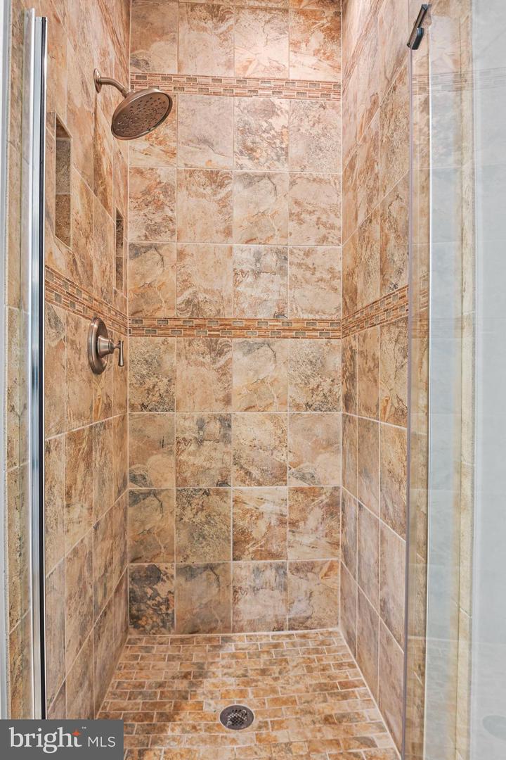 1700 LAKE SHORE CREST DR #16, RESTON, Virginia 20190, 2 Bedrooms Bedrooms, ,2 BathroomsBathrooms,Residential,For sale,1700 LAKE SHORE CREST DR #16,VAFX2261726 MLS # VAFX2261726