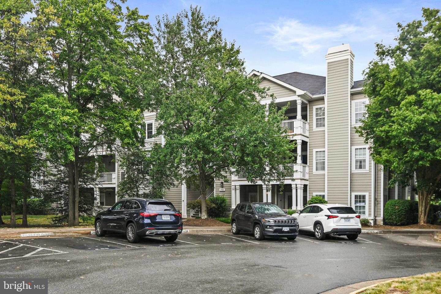 1700 LAKE SHORE CREST DR #16, RESTON, Virginia 20190, 2 Bedrooms Bedrooms, ,2 BathroomsBathrooms,Residential,For sale,1700 LAKE SHORE CREST DR #16,VAFX2261726 MLS # VAFX2261726
