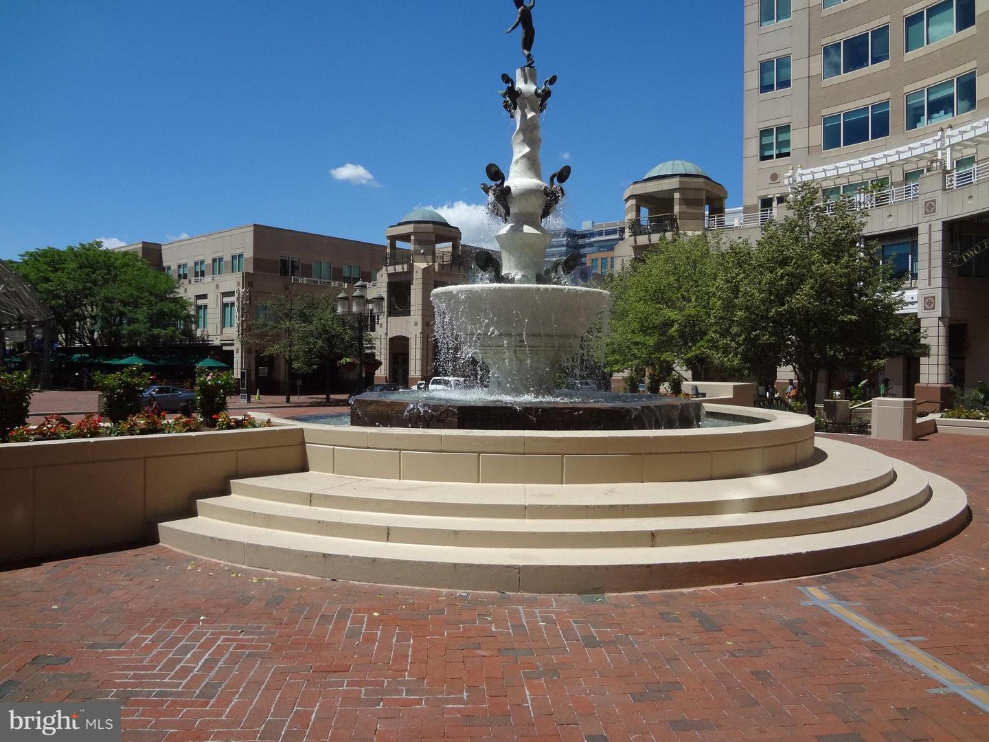 1700 LAKE SHORE CREST DR #16, RESTON, Virginia 20190, 2 Bedrooms Bedrooms, ,2 BathroomsBathrooms,Residential,For sale,1700 LAKE SHORE CREST DR #16,VAFX2261726 MLS # VAFX2261726