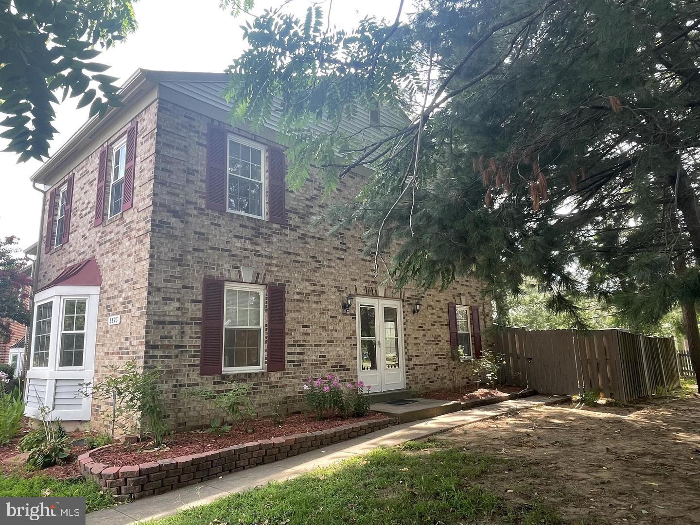 3523 LEGERE CT, WOODBRIDGE, Virginia 22193, 3 Bedrooms Bedrooms, ,2 BathroomsBathrooms,Residential,For sale,3523 LEGERE CT,VAPW2101684 MLS # VAPW2101684