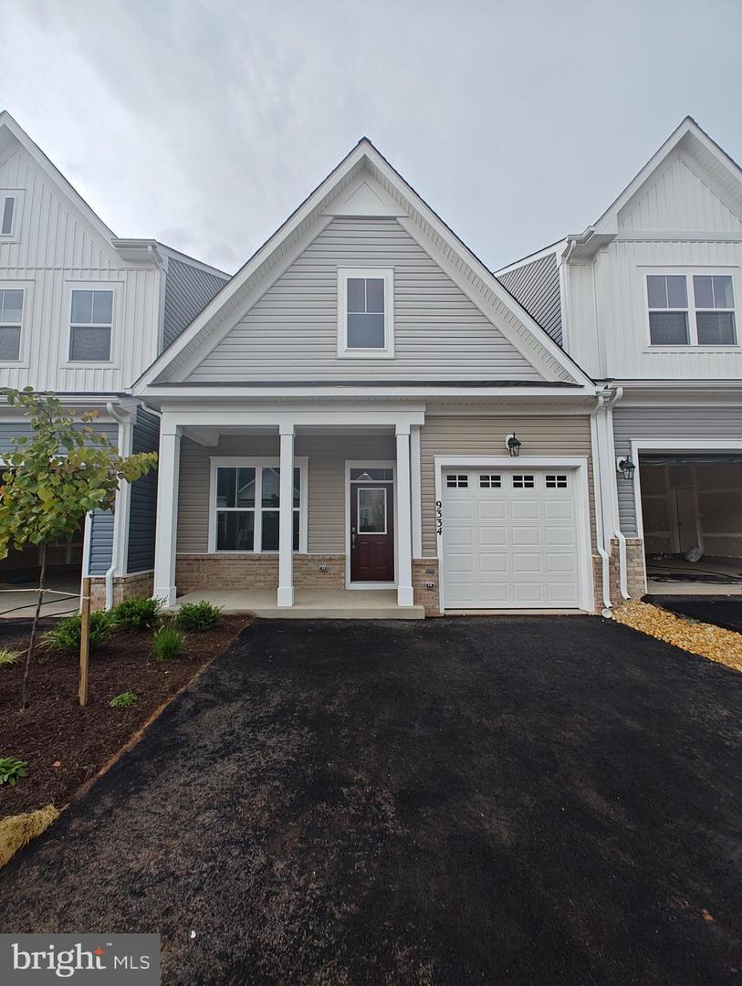 9334 CRESTVIEW RIDGE DR, BRISTOW, Virginia 20136, 2 Bedrooms Bedrooms, ,2 BathroomsBathrooms,Residential,For sale,9334 CRESTVIEW RIDGE DR,VAPW2101686 MLS # VAPW2101686