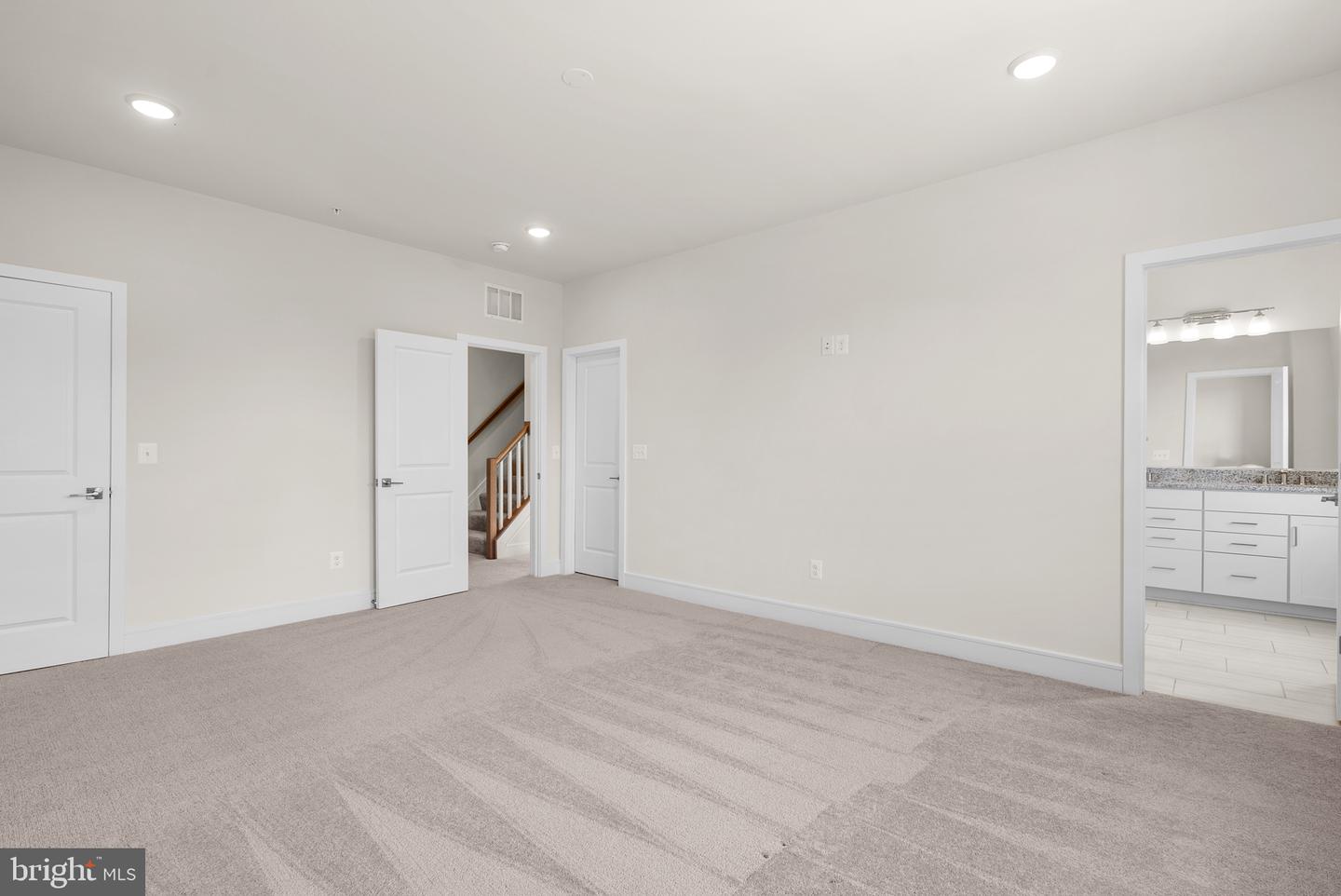 43176 FARRINGDON SQ, BROADLANDS, Virginia 20148, 3 Bedrooms Bedrooms, ,2 BathroomsBathrooms,Residential,For sale,43176 FARRINGDON SQ,VALO2104724 MLS # VALO2104724