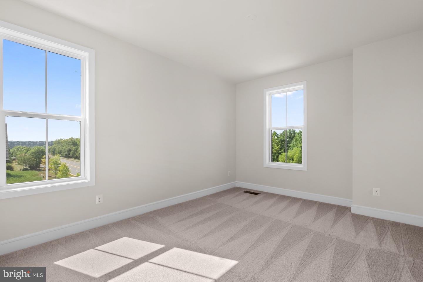 43176 FARRINGDON SQ, BROADLANDS, Virginia 20148, 3 Bedrooms Bedrooms, ,2 BathroomsBathrooms,Residential,For sale,43176 FARRINGDON SQ,VALO2104724 MLS # VALO2104724