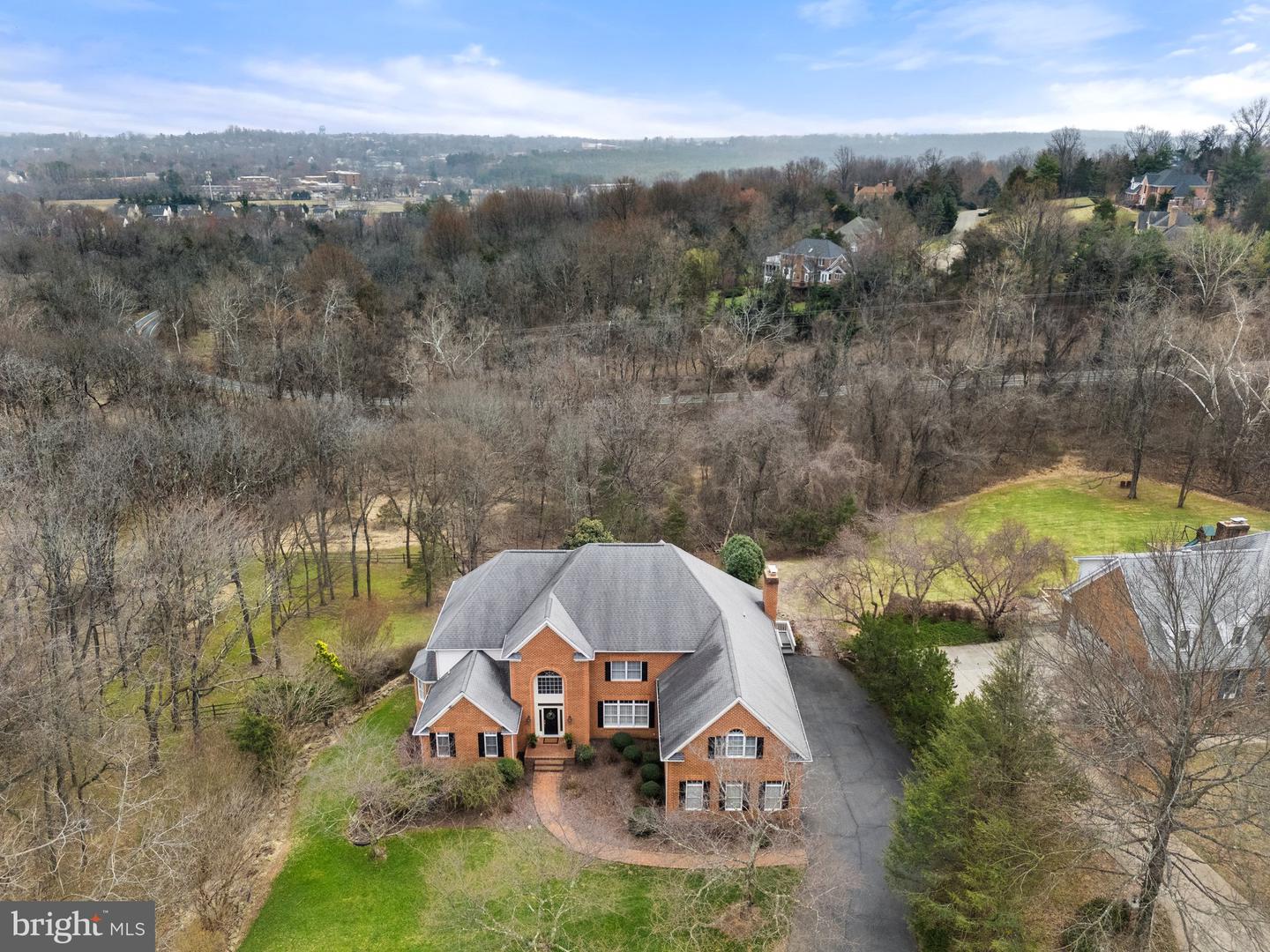 7887 WELLINGTON DR, WARRENTON, Virginia 20186, 6 Bedrooms Bedrooms, ,5 BathroomsBathrooms,Residential,For sale,7887 WELLINGTON DR,VAFQ2017948 MLS # VAFQ2017948