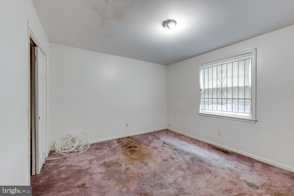 2015 37TH ST SE #102, WASHINGTON, District Of Columbia 20020, 3 Bedrooms Bedrooms, ,2 BathroomsBathrooms,Residential,For sale,2015 37TH ST SE #102,DCDC2215464 MLS # DCDC2215464