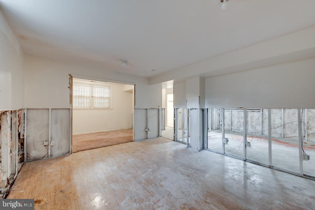 2015 37TH ST SE #102, WASHINGTON, District Of Columbia 20020, 3 Bedrooms Bedrooms, ,2 BathroomsBathrooms,Residential,For sale,2015 37TH ST SE #102,DCDC2215464 MLS # DCDC2215464