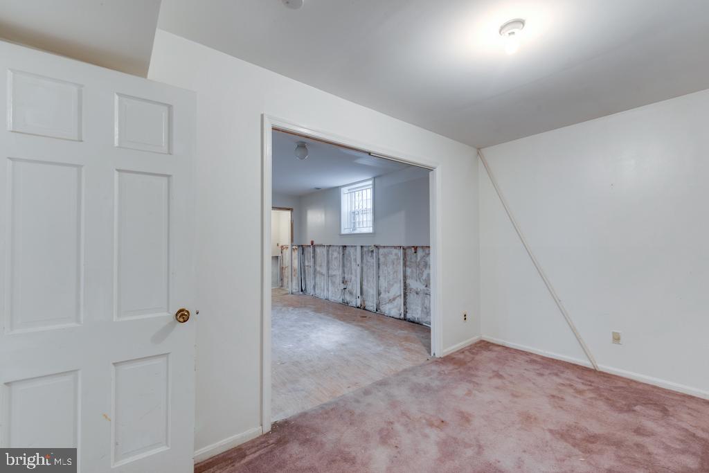 2015 37TH ST SE #102, WASHINGTON, District Of Columbia 20020, 3 Bedrooms Bedrooms, ,2 BathroomsBathrooms,Residential,For sale,2015 37TH ST SE #102,DCDC2215464 MLS # DCDC2215464