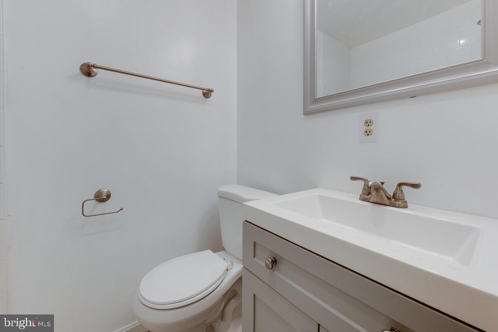 2015 37TH ST SE #102, WASHINGTON, District Of Columbia 20020, 3 Bedrooms Bedrooms, ,2 BathroomsBathrooms,Residential,For sale,2015 37TH ST SE #102,DCDC2215464 MLS # DCDC2215464