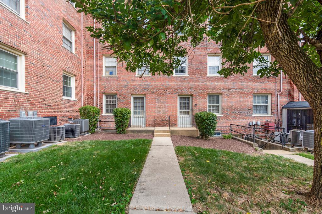 2015 37TH ST SE #102, WASHINGTON, District Of Columbia 20020, 3 Bedrooms Bedrooms, ,2 BathroomsBathrooms,Residential,For sale,2015 37TH ST SE #102,DCDC2215464 MLS # DCDC2215464