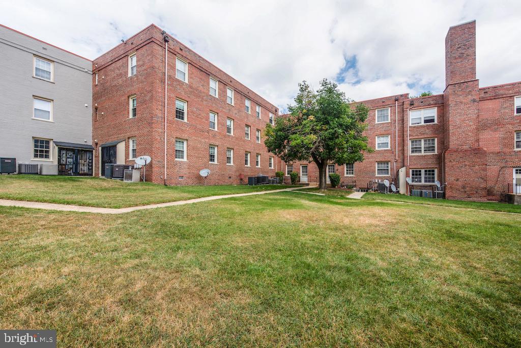 2015 37TH ST SE #102, WASHINGTON, District Of Columbia 20020, 3 Bedrooms Bedrooms, ,2 BathroomsBathrooms,Residential,For sale,2015 37TH ST SE #102,DCDC2215464 MLS # DCDC2215464