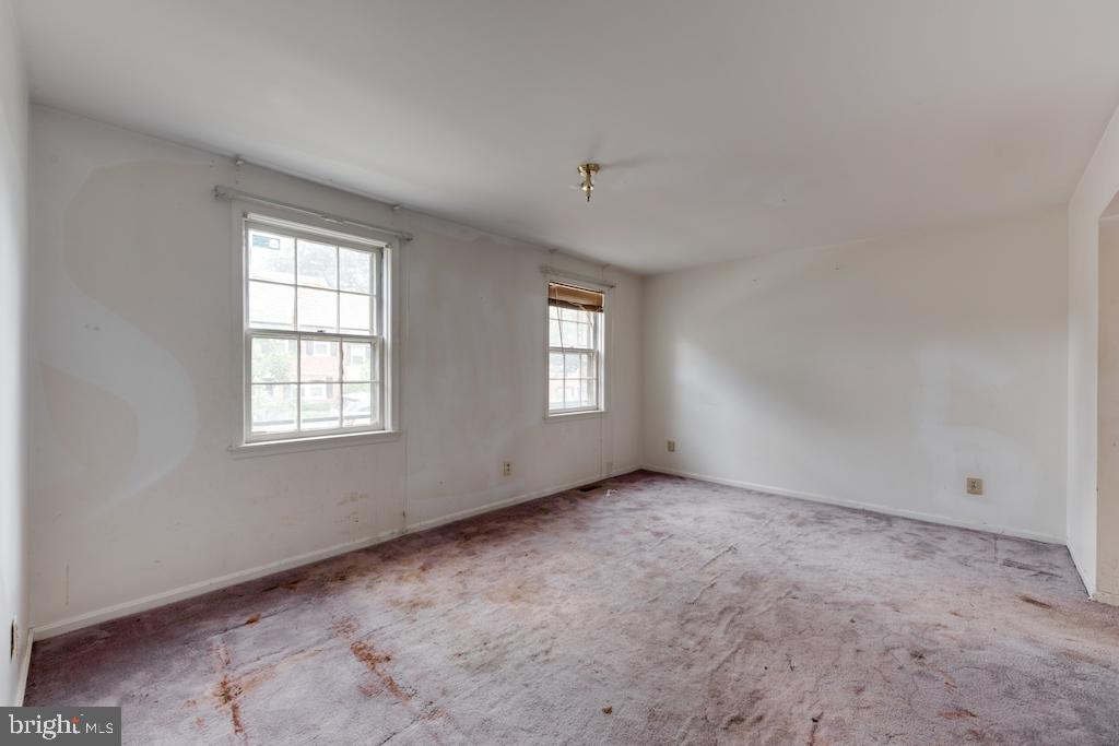 2015 37TH ST SE #102, WASHINGTON, District Of Columbia 20020, 3 Bedrooms Bedrooms, ,2 BathroomsBathrooms,Residential,For sale,2015 37TH ST SE #102,DCDC2215464 MLS # DCDC2215464