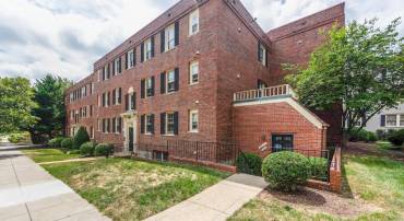 2015 37TH ST SE #102, WASHINGTON, District Of Columbia 20020, 3 Bedrooms Bedrooms, ,2 BathroomsBathrooms,Residential,For sale,2015 37TH ST SE #102,DCDC2215464 MLS # DCDC2215464