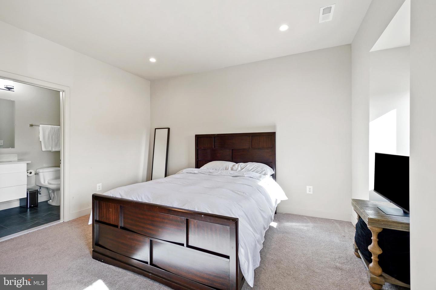5500 EADS ST NE, WASHINGTON, District Of Columbia 20019, 4 Bedrooms Bedrooms, ,3 BathroomsBathrooms,Residential,For sale,5500 EADS ST NE,DCDC2215442 MLS # DCDC2215442