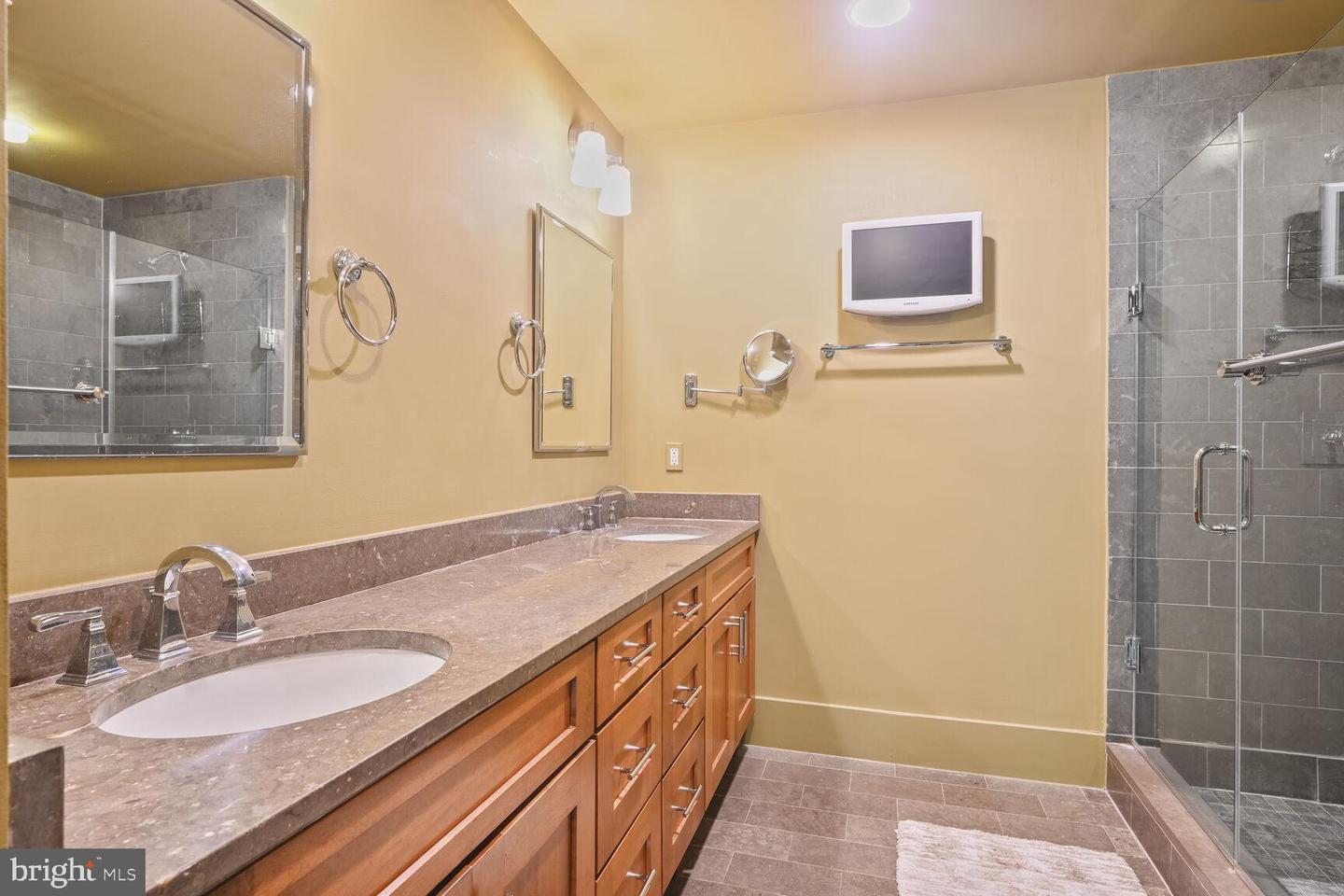 1615 N QUEEN ST #M303, ARLINGTON, Virginia 22209, 2 Bedrooms Bedrooms, ,2 BathroomsBathrooms,Residential,For sale,1615 N QUEEN ST #M303,VAAR2062370 MLS # VAAR2062370