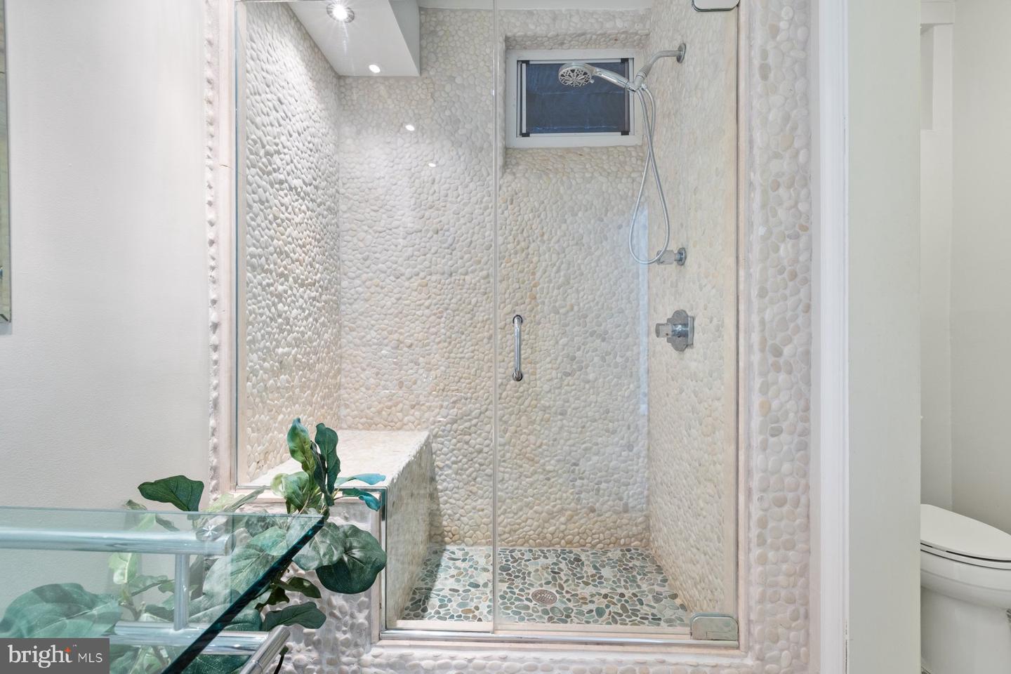 3901 CATHEDRAL AVE NW #220, WASHINGTON, District Of Columbia 20016, 1 Bedroom Bedrooms, ,1 BathroomBathrooms,Residential,For sale,3901 CATHEDRAL AVE NW #220,DCDC2215474 MLS # DCDC2215474