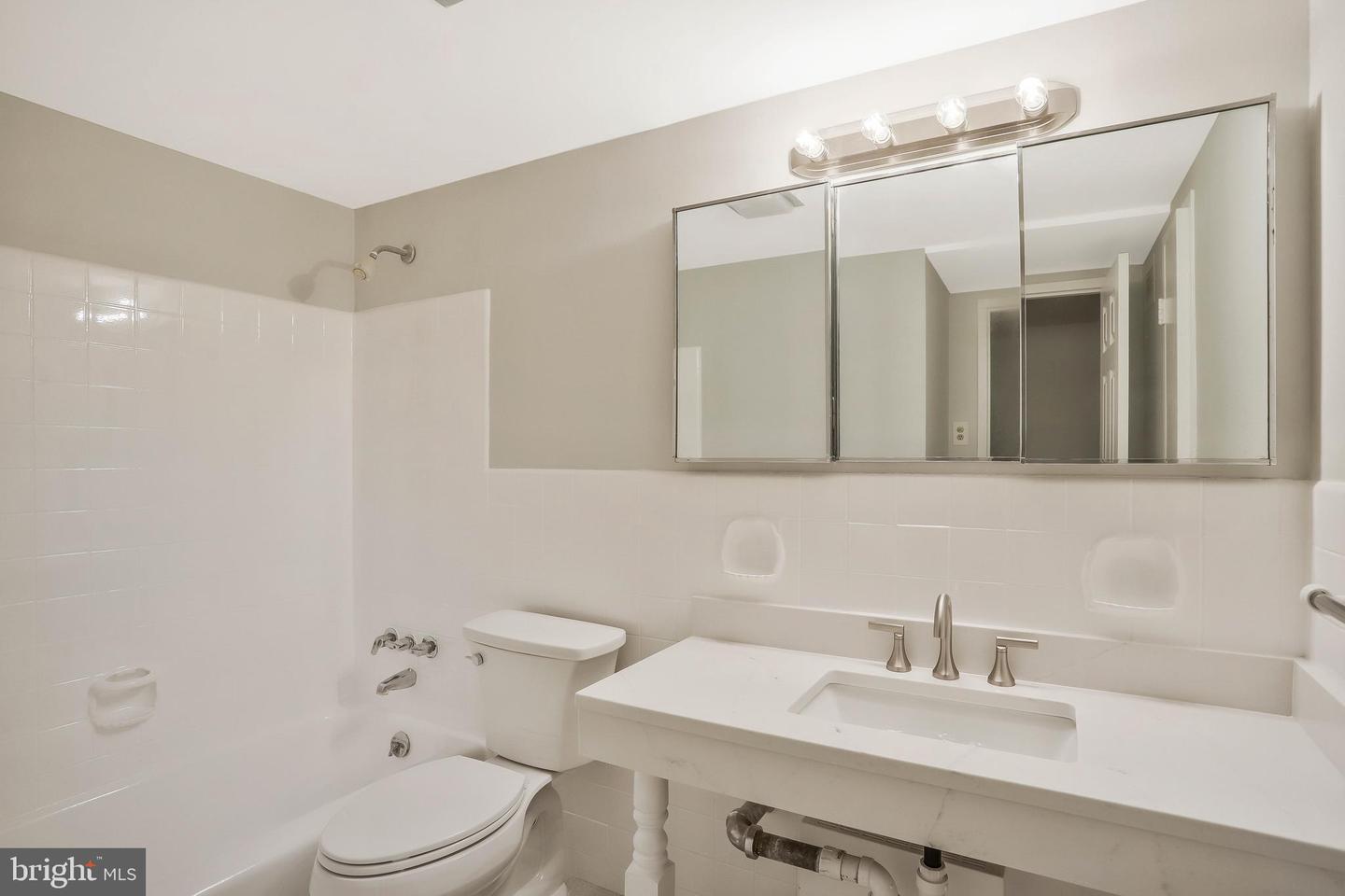 4201 CATHEDRAL AVE NW #404W, WASHINGTON, District Of Columbia 20016, 1 Bedroom Bedrooms, ,1 BathroomBathrooms,Residential,For sale,4201 CATHEDRAL AVE NW #404W,DCDC2215476 MLS # DCDC2215476