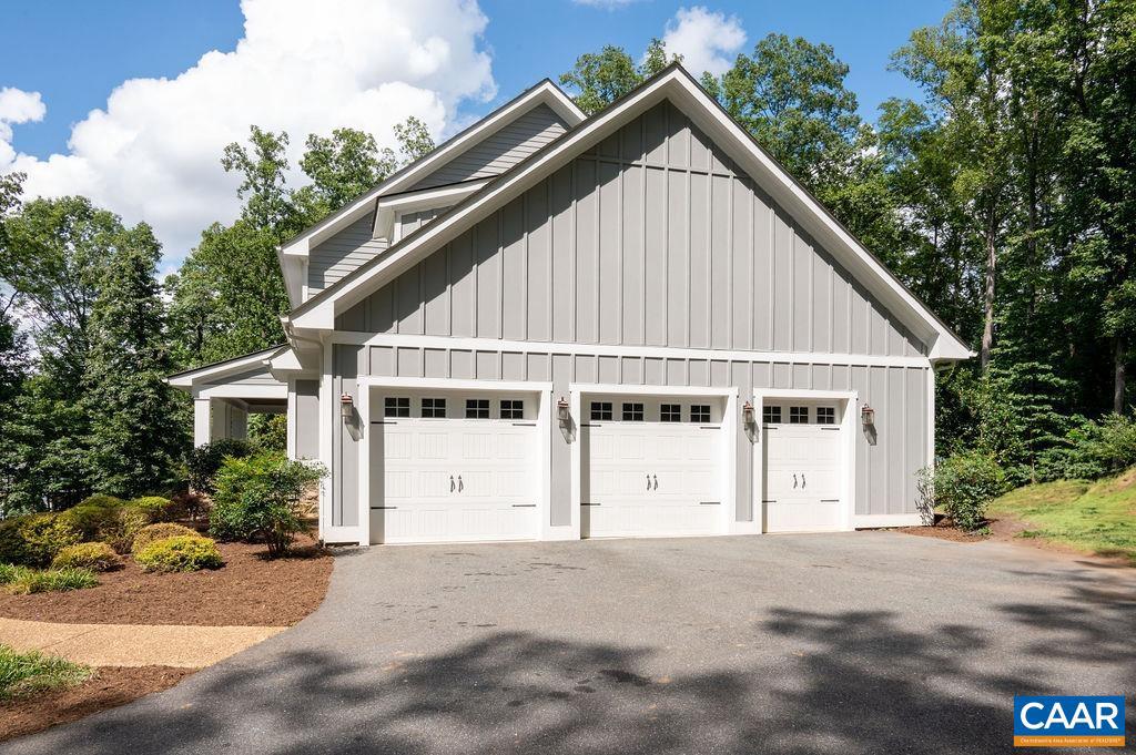 864 RETRIEVER RUN, CHARLOTTESVILLE, Virginia 22903, 4 Bedrooms Bedrooms, ,3 BathroomsBathrooms,Residential,For sale,864 RETRIEVER RUN,667934 MLS # 667934