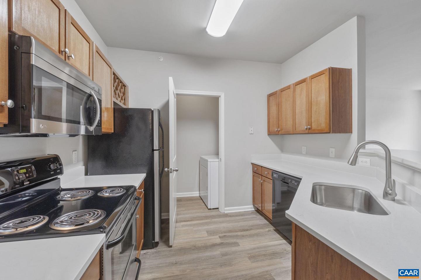 745 WALKER SQ #3B, CHARLOTTESVILLE, Virginia 22903, 1 Bedroom Bedrooms, ,1 BathroomBathrooms,Residential,For sale,745 WALKER SQ #3B,667935 MLS # 667935