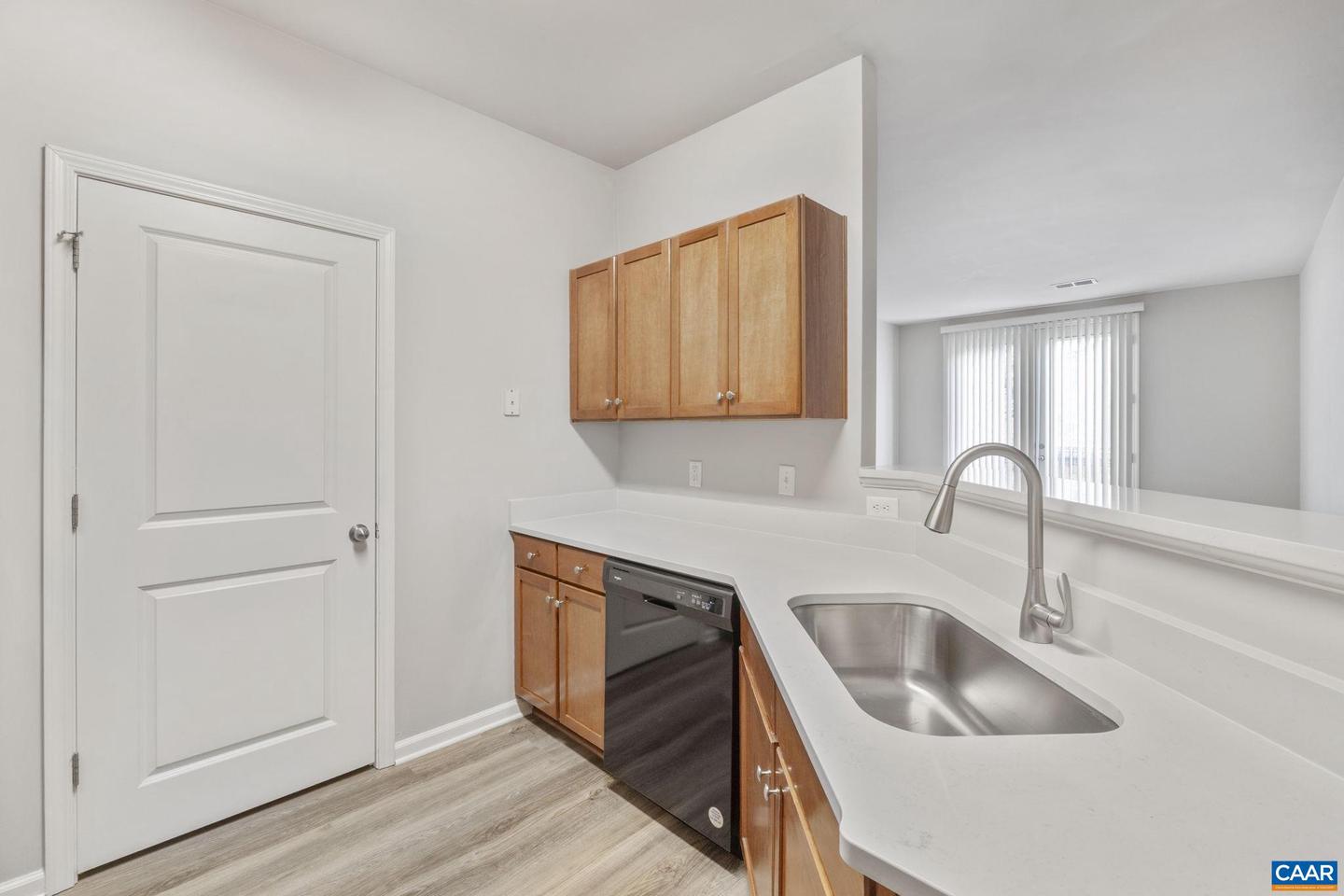 745 WALKER SQ #3B, CHARLOTTESVILLE, Virginia 22903, 1 Bedroom Bedrooms, ,1 BathroomBathrooms,Residential,For sale,745 WALKER SQ #3B,667935 MLS # 667935