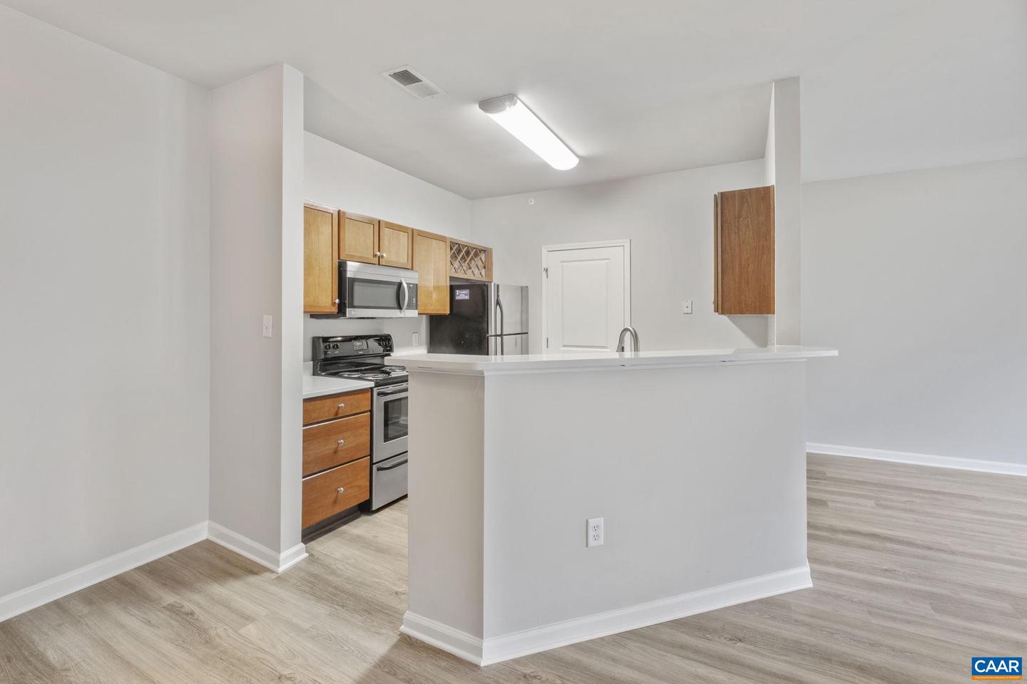 745 WALKER SQ #3B, CHARLOTTESVILLE, Virginia 22903, 1 Bedroom Bedrooms, ,1 BathroomBathrooms,Residential,For sale,745 WALKER SQ #3B,667935 MLS # 667935