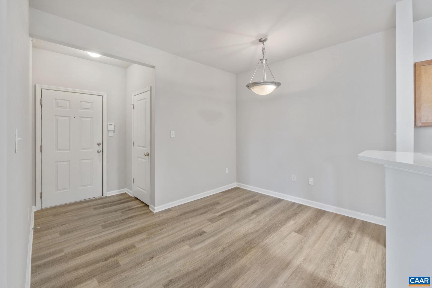 745 WALKER SQ #3B, CHARLOTTESVILLE, Virginia 22903, 1 Bedroom Bedrooms, ,1 BathroomBathrooms,Residential,For sale,745 WALKER SQ #3B,667935 MLS # 667935