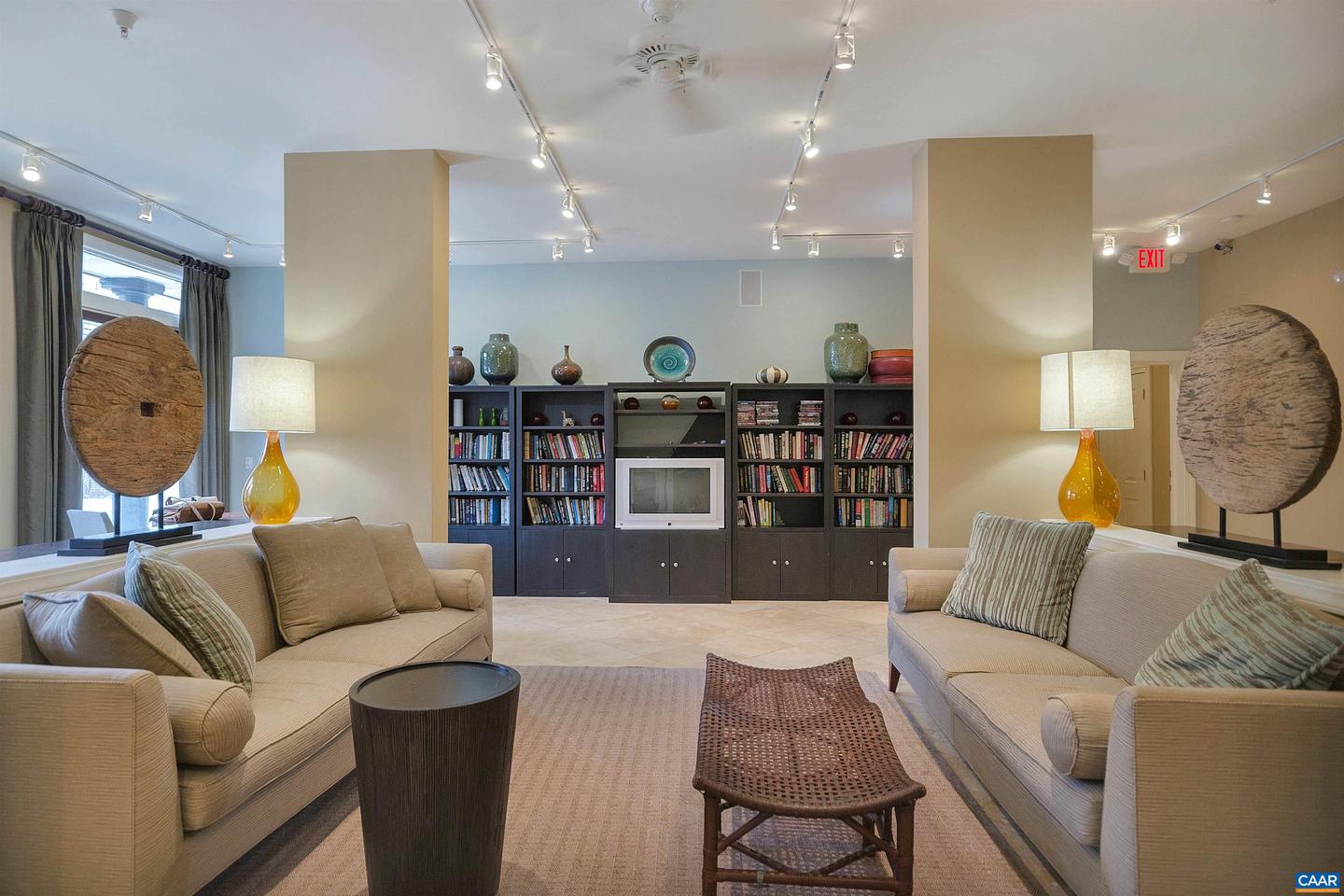 745 WALKER SQ #3B, CHARLOTTESVILLE, Virginia 22903, 1 Bedroom Bedrooms, ,1 BathroomBathrooms,Residential,For sale,745 WALKER SQ #3B,667935 MLS # 667935