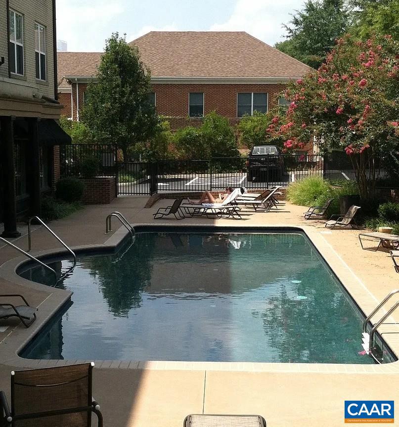 745 WALKER SQ #3B, CHARLOTTESVILLE, Virginia 22903, 1 Bedroom Bedrooms, ,1 BathroomBathrooms,Residential,For sale,745 WALKER SQ #3B,667935 MLS # 667935