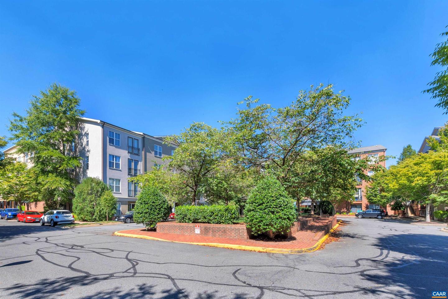 745 WALKER SQ #3B, CHARLOTTESVILLE, Virginia 22903, 1 Bedroom Bedrooms, ,1 BathroomBathrooms,Residential,For sale,745 WALKER SQ #3B,667935 MLS # 667935