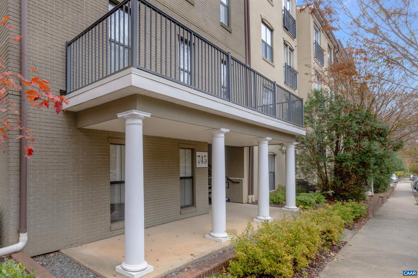 745 WALKER SQ #3B, CHARLOTTESVILLE, Virginia 22903, 1 Bedroom Bedrooms, ,1 BathroomBathrooms,Residential,For sale,745 WALKER SQ #3B,667935 MLS # 667935