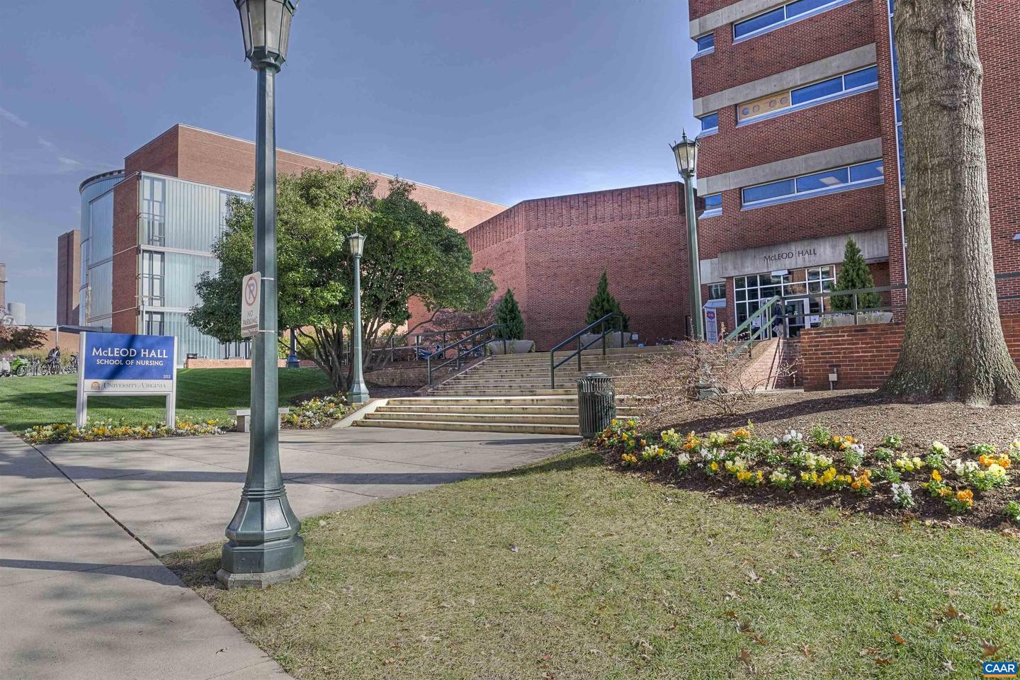 745 WALKER SQ #3B, CHARLOTTESVILLE, Virginia 22903, 1 Bedroom Bedrooms, ,1 BathroomBathrooms,Residential,For sale,745 WALKER SQ #3B,667935 MLS # 667935
