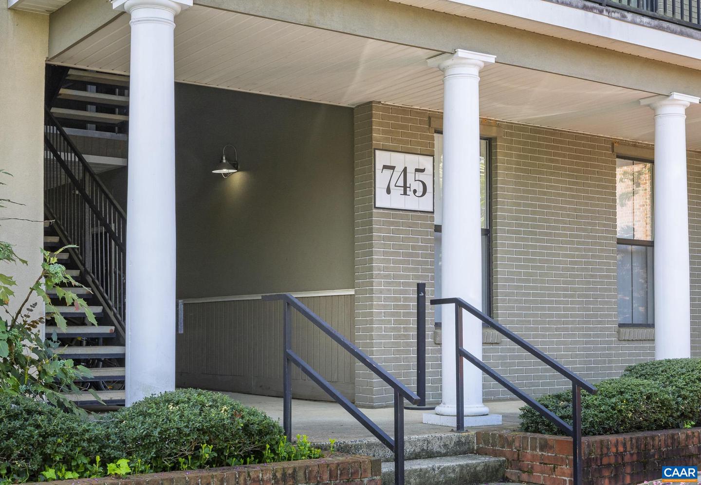 745 WALKER SQ #3B, CHARLOTTESVILLE, Virginia 22903, 1 Bedroom Bedrooms, ,1 BathroomBathrooms,Residential,For sale,745 WALKER SQ #3B,667935 MLS # 667935