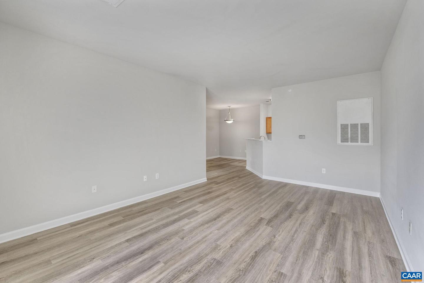 745 WALKER SQ #3B, CHARLOTTESVILLE, Virginia 22903, 1 Bedroom Bedrooms, ,1 BathroomBathrooms,Residential,For sale,745 WALKER SQ #3B,667935 MLS # 667935