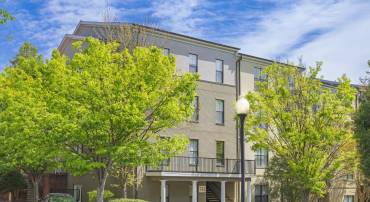 745 WALKER SQ #3B, CHARLOTTESVILLE, Virginia 22903, 1 Bedroom Bedrooms, ,1 BathroomBathrooms,Residential,For sale,745 WALKER SQ #3B,667935 MLS # 667935