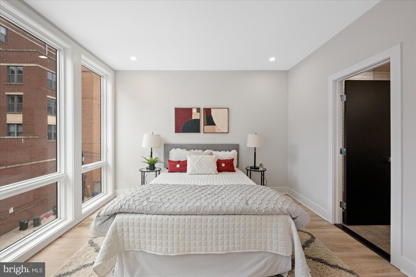 313 I NE #2, WASHINGTON, District Of Columbia 20002, 3 Bedrooms Bedrooms, ,3 BathroomsBathrooms,Residential,For sale,313 I NE #2,DCDC2187192 MLS # DCDC2187192