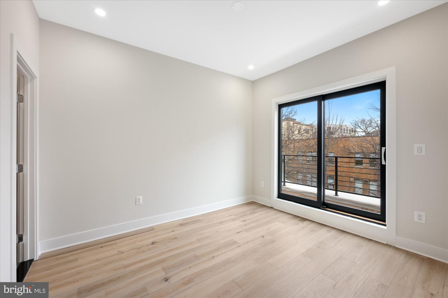 313 I NE #2, WASHINGTON, District Of Columbia 20002, 3 Bedrooms Bedrooms, ,3 BathroomsBathrooms,Residential,For sale,313 I NE #2,DCDC2187192 MLS # DCDC2187192