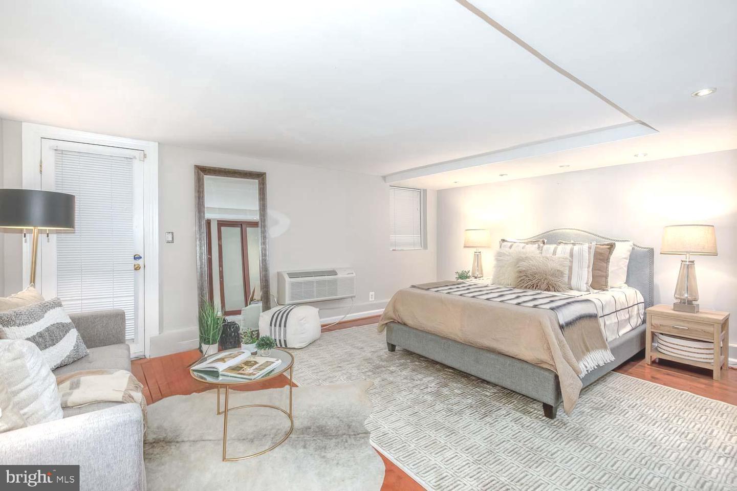 2509 17TH ST NW #1, WASHINGTON, District Of Columbia 20009, 2 Bedrooms Bedrooms, ,1 BathroomBathrooms,Residential,For sale,2509 17TH ST NW #1,DCDC2199406 MLS # DCDC2199406