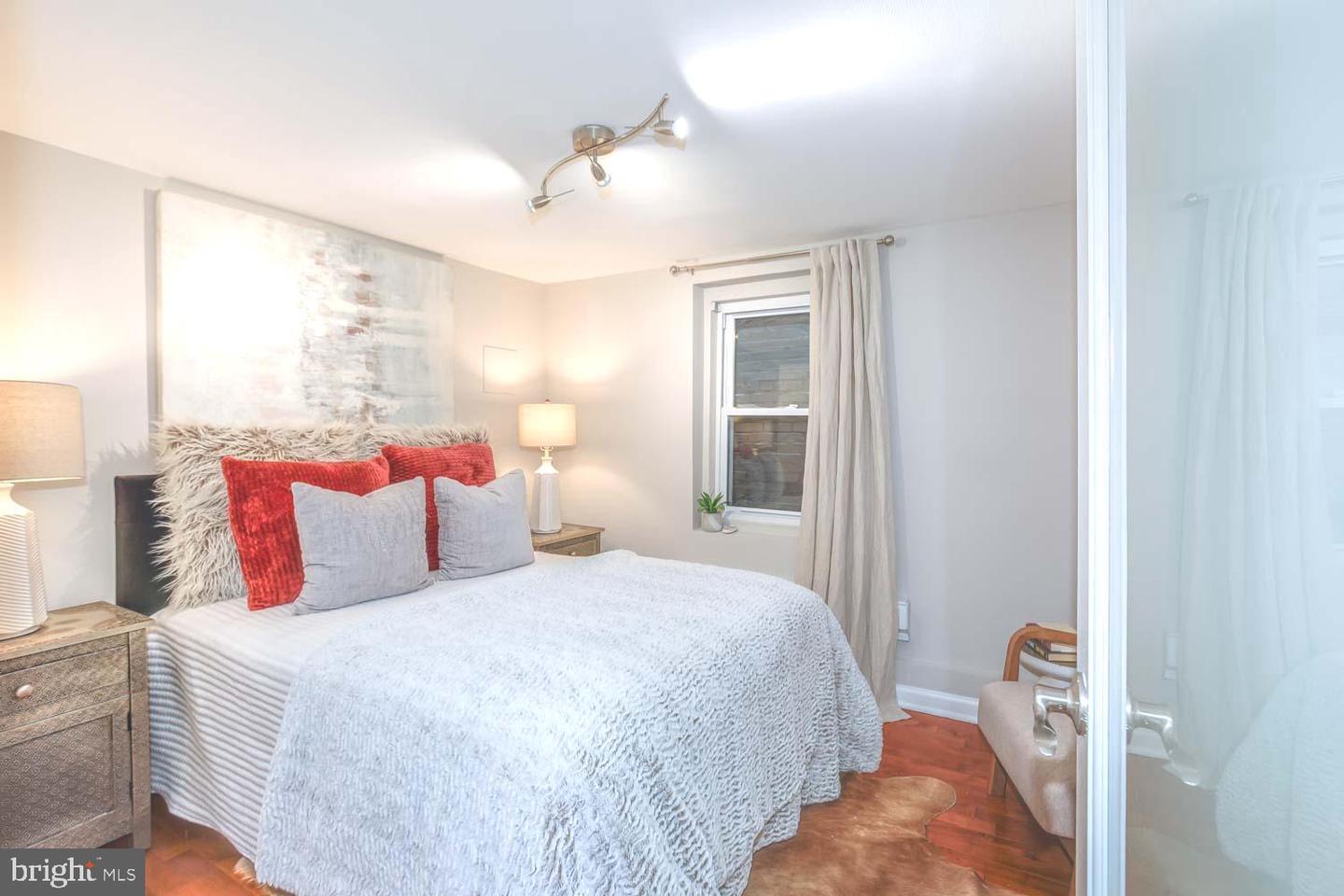 2509 17TH ST NW #1, WASHINGTON, District Of Columbia 20009, 2 Bedrooms Bedrooms, ,1 BathroomBathrooms,Residential,For sale,2509 17TH ST NW #1,DCDC2199406 MLS # DCDC2199406