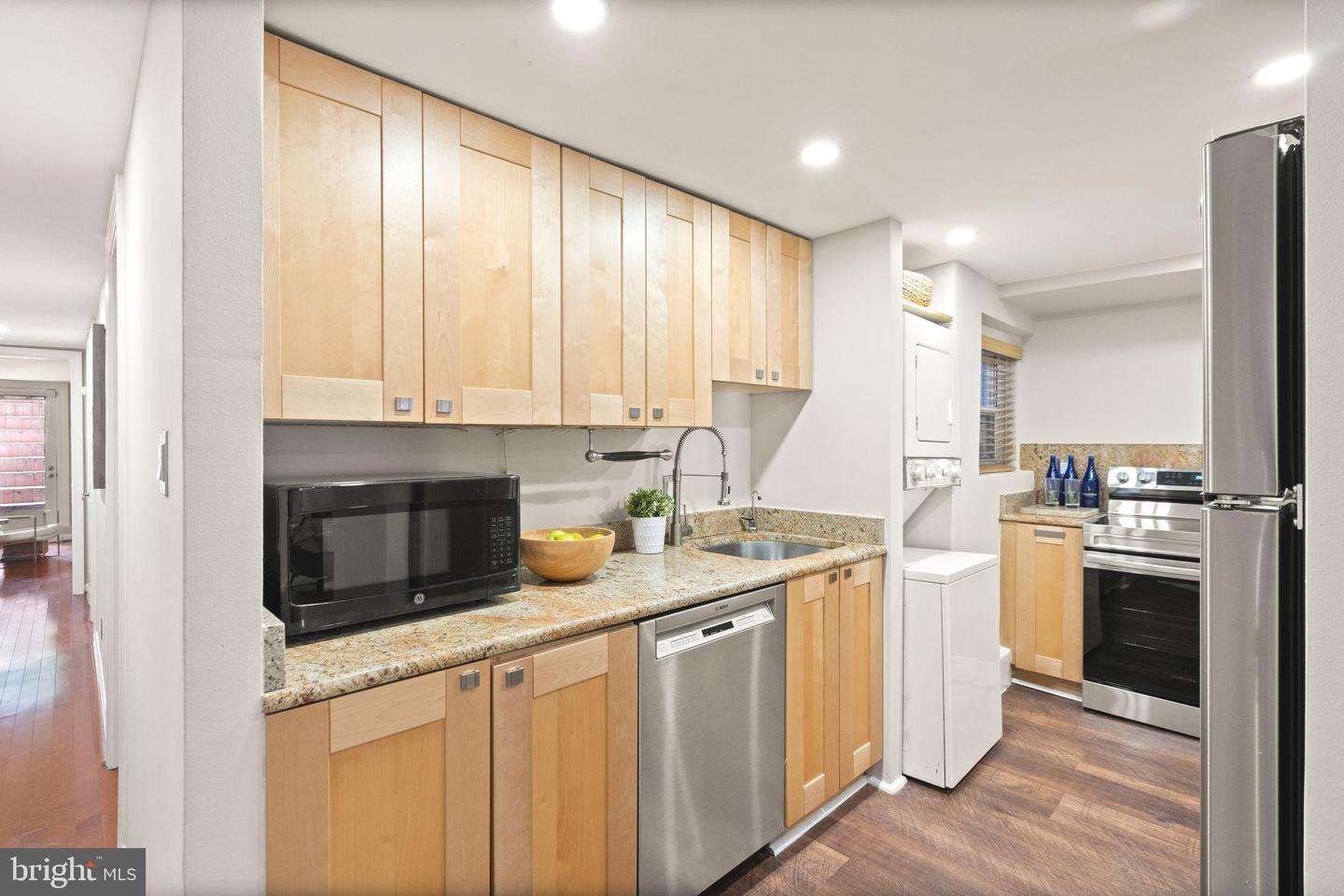 2509 17TH ST NW #1, WASHINGTON, District Of Columbia 20009, 2 Bedrooms Bedrooms, ,1 BathroomBathrooms,Residential,For sale,2509 17TH ST NW #1,DCDC2199406 MLS # DCDC2199406