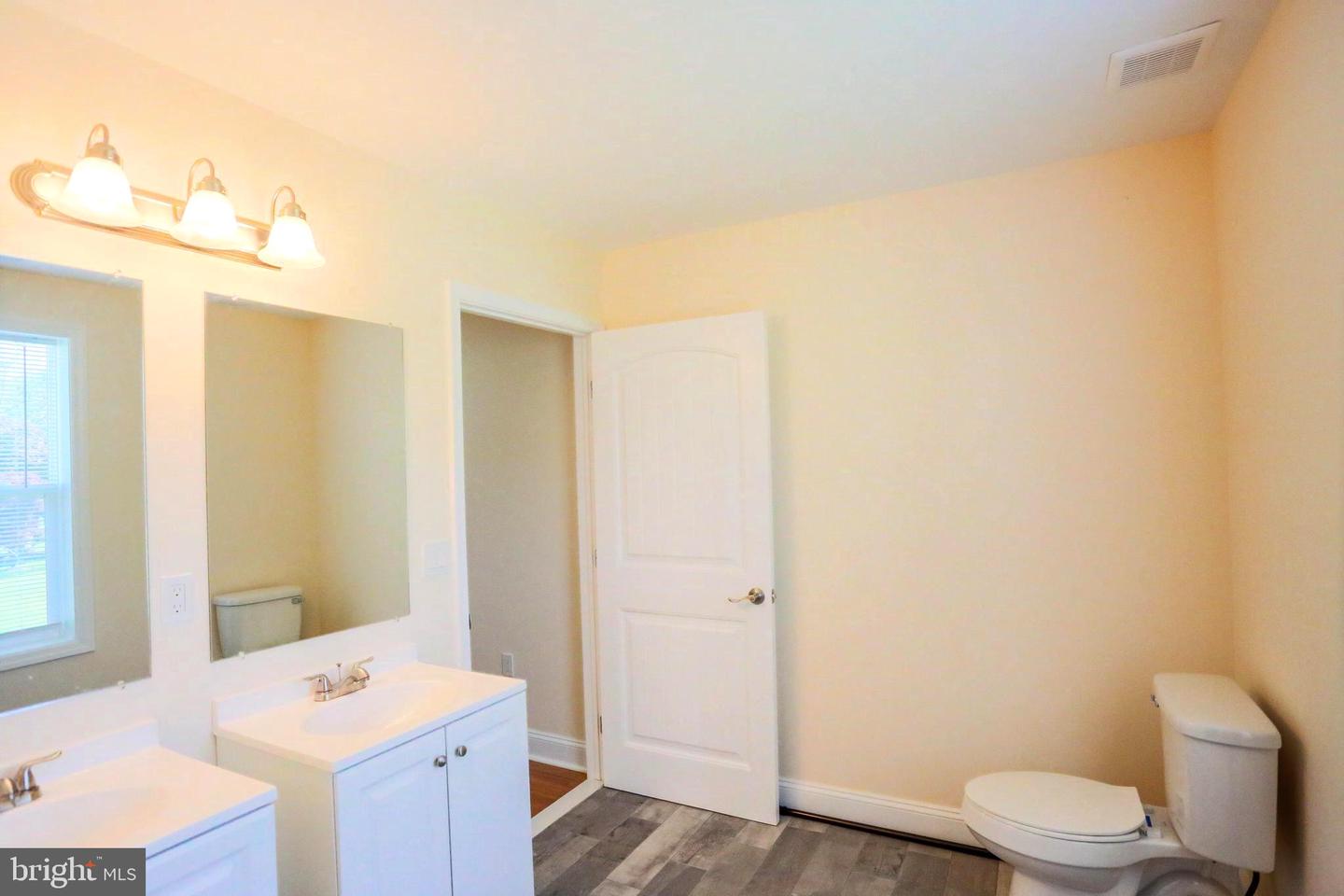 7313 BYRNELEY LN, ANNANDALE, Virginia 22003, 8 Bedrooms Bedrooms, ,8 BathroomsBathrooms,Residential,For sale,7313 BYRNELEY LN,VAFX2240140 MLS # VAFX2240140