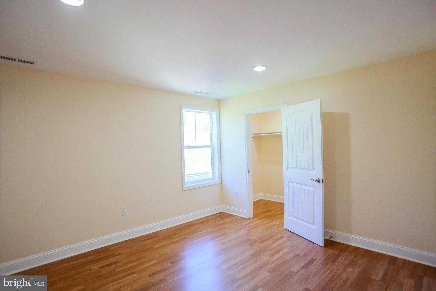 7313 BYRNELEY LN, ANNANDALE, Virginia 22003, 8 Bedrooms Bedrooms, ,8 BathroomsBathrooms,Residential,For sale,7313 BYRNELEY LN,VAFX2240140 MLS # VAFX2240140