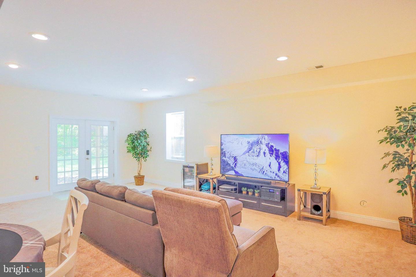 7313 BYRNELEY LN, ANNANDALE, Virginia 22003, 8 Bedrooms Bedrooms, ,8 BathroomsBathrooms,Residential,For sale,7313 BYRNELEY LN,VAFX2240140 MLS # VAFX2240140