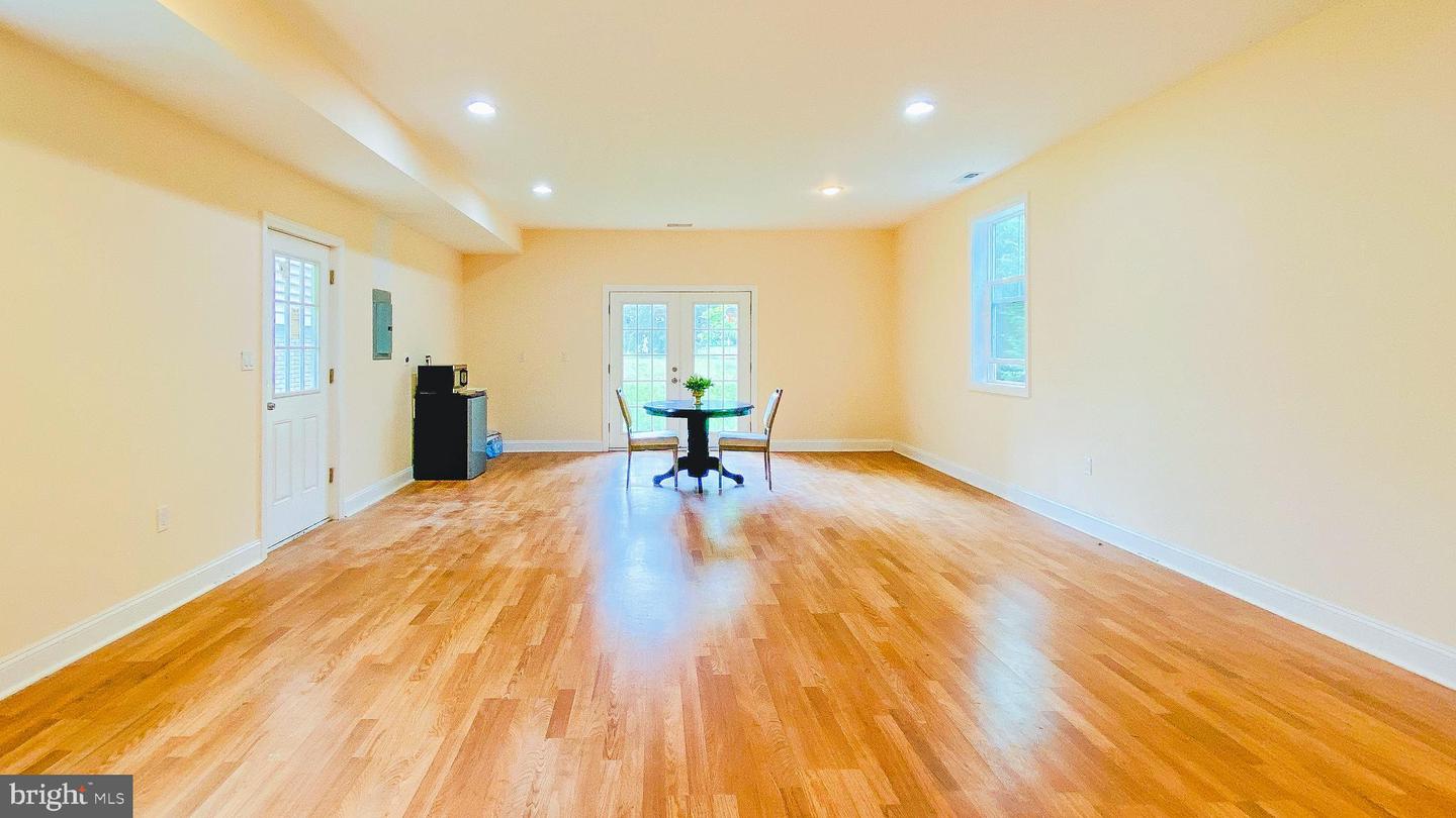 7313 BYRNELEY LN, ANNANDALE, Virginia 22003, 8 Bedrooms Bedrooms, ,8 BathroomsBathrooms,Residential,For sale,7313 BYRNELEY LN,VAFX2240140 MLS # VAFX2240140